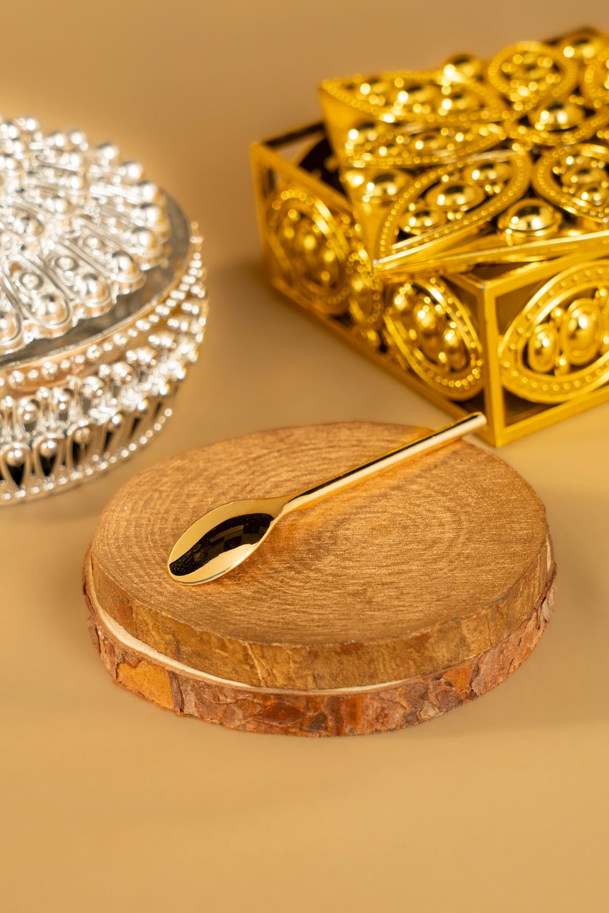 Gold dosing spoon included with every Royal Majoon jar